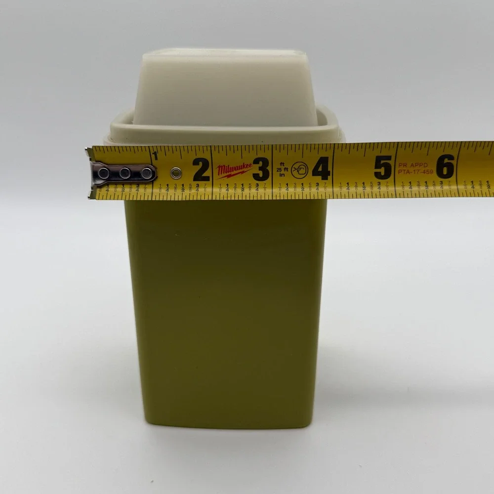 Tupperware vintage avocado